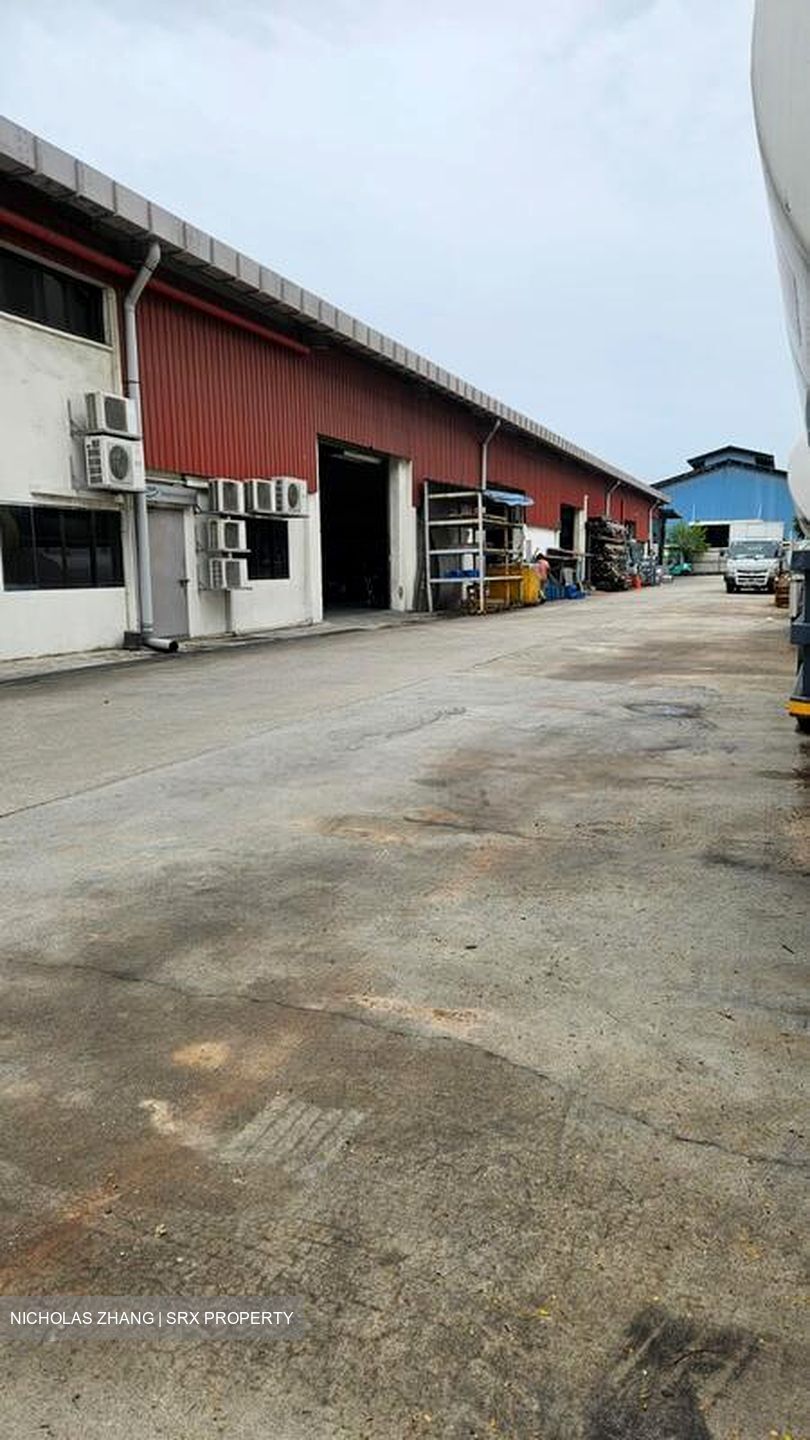Pioneer Road North (D22), Factory #500560961